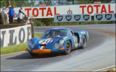 En sport automobile, les 24 heures du Mans ont lieu en septembre et voient une Ford l'emporter pour la 3e fois. La huitième place est prise par une voiture française : de quelle voiture s'agit-il ?