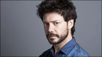 Comment s'appelle le professeur ?