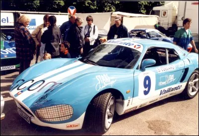 À qui appartient cette voiture ?