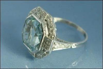 En quelles couleurs peut se décliner une aigue-marine ?