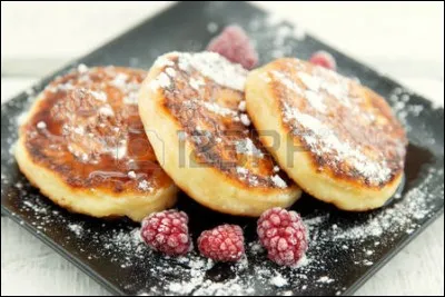 En Auvergne, ce plat était servi au petit déjeuner après la soupe et avant le fromage, mais aussi en collation qu'on portait aux hommes dans les champs ; c'est un genre de crêpe rustique tirant sur l'omelette.
Quel est ce plat auvergnat ?