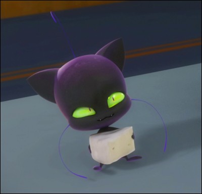 Plagg, le kwami ( petit bonhomme qui permet de se transformer en super-héros) de Chat-Noir, ne pense qu'à manger :