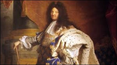 Louis XIV était le grand père de Louis XV.