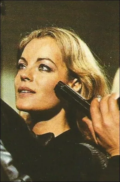 Quel est le nom de cette célébrité ?