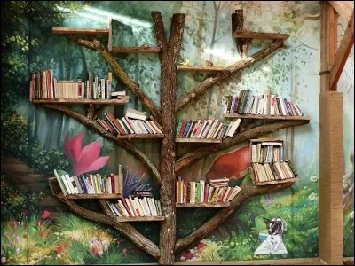 Quelle double impression peut vous procurer la lecture sous un arbre ?