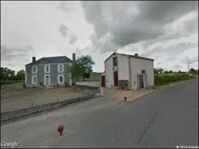 Notre balade prend fin en Nouvelle-Aquitaine, à Trayes. Village de l'arrondissement de Parthenay, il se situe dans le département ...
