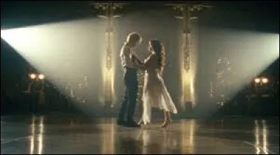 ''Thinking Out Loud'' est une chanson d'Ed Sheeran. Quelle est sa couleur de cheveux ?