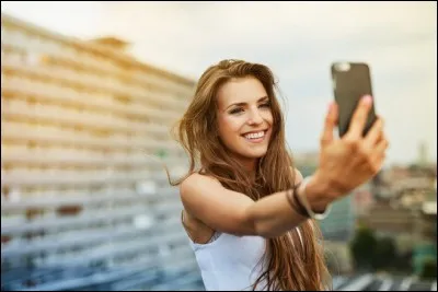 Qui aiment faire des selfies ?