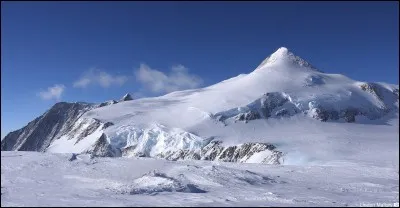 De quel continent le mont Vinson est le point culminant ?