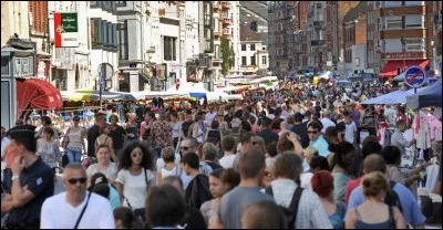 Sélectionne le nombre d'habitants vivant en France en janvier 2017.