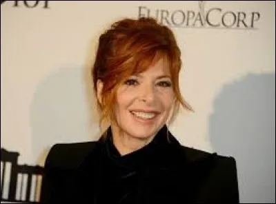 Durant quelle décennie est sortie la chanson "XXL" ?