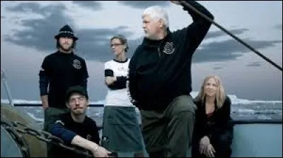 Fondée en 2008, cette émission diffusée sur la chaine RMC Découverte, nous fait vivre les actions d'un équipage luttant contre la chasse aux cétacés dans l'océan Austral. Cela a pour titre :