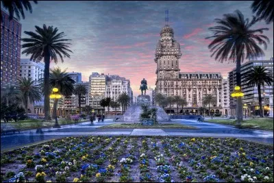 Retrouvez le pays de Montevideo.