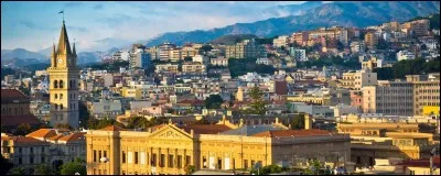 Messine est une ville très ancienne. Dans quel pays se situe-t-elle ?