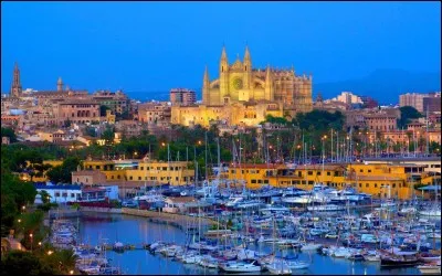 Palma est une ville balnéaire. Où se trouve-t-elle ?