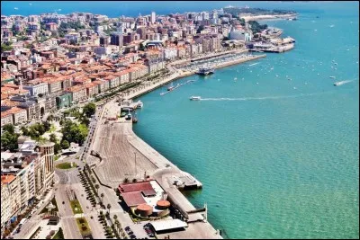 Santander est la capitale de la Cantabrie. Quel est son pays ?