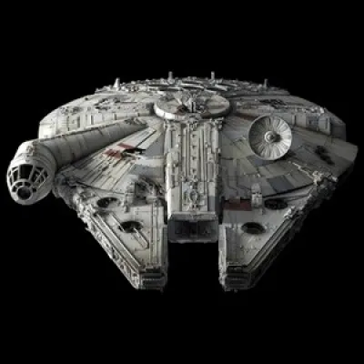 Quel type de vaisseau est le "Faucon Millenium" ?