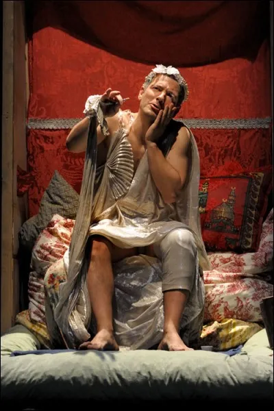 Bègue et souvent malade physiquement, né à Lyon puis empereur malgré lui de (41 à 54), entouré d'affranchis pour gouverner dans une inexorable progression tragique. Qui est-il ?