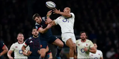 Le célèbre crunch, opposant le XV de la rose à la France a fait l'objet de 103 rencontres. Combien l'Angleterre a-t-elle remporté de matchs ?