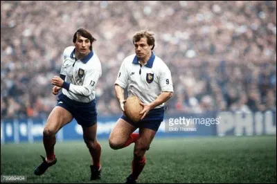 Comment se nomme ce formidable demi de mêlée ?