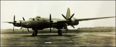 Le premier vol de ce bombardier quadrimoteur a eu lieu en octobre 1944. Seuls 4 exemplaires ont été construits et n'ont pas participé aux opérations militaires. Quel est cet appareil ?