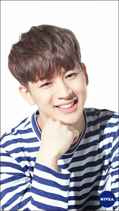 Il est dans le groupe...