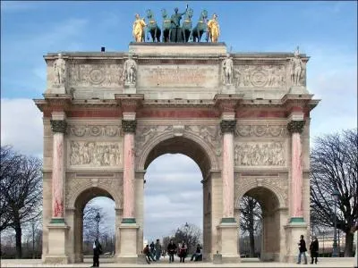 Dans quel arrondissement de Paris se situe ce monument?