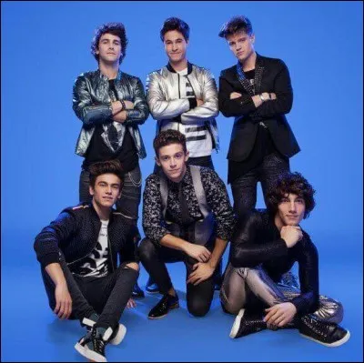 Qui a écrit la chanson ''Siento'' et pour qui a-t-elle été écrite ?