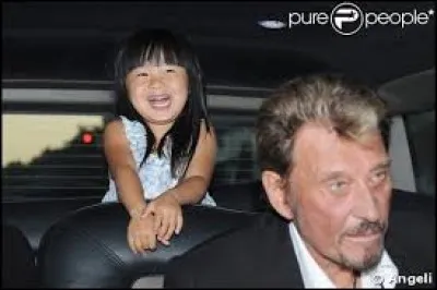 Quelle est la date de naissance de sa premi&egrave;re fille adoptive ?