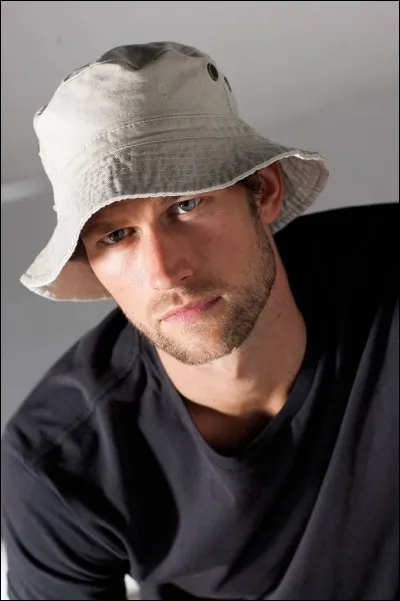 Quel est le nom de ce petit chapeau rond et mou qui se porte en été ?