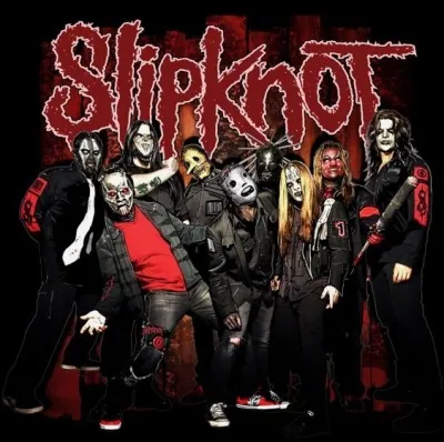 De quand datent les masques ci-dessus des membres du groupe Slipknot ?