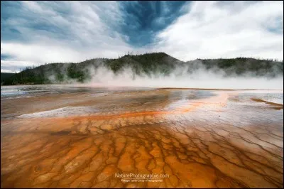 La Terre de Feu est le nom donné à l'archipel qui se trouve à l'extrême-sud du continent sud-américain. Quels pays divise-t-elle ?