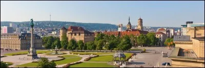 C'est la capitale du Land de Bade-Wurtemberg, c'est aussi une des grandes capitales de l'industrie automobile allemande. Quelle est cette ville ?