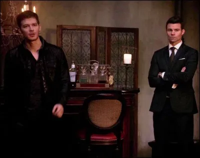 Elijah pense que Klaus pourra être sauvé par quelqu'un. Qui est cette personne ?