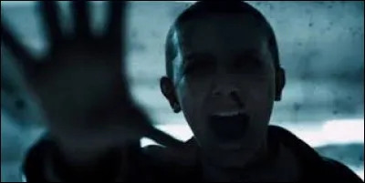 Où Jane dit-elle au revoir à Mike pendant un an ?