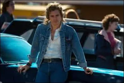 Billy voulait attaquer Lucas dans le dernier épisode, mais Max l'a arrêté à temps, avec quoi ?