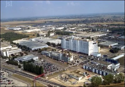 Cette entreprise américaine s'est installée à Chalon-sur-Saône en 1962, produisant des pellicules pour les photos grand public, du film pour le cinéma et des produits pour la radio médicale. Le site employait 2 200 personnes. Toutes les productions ont été arrêtées entre 2004 et 2008 et l'usine fermée. De quelle entreprise s'agit-il ?