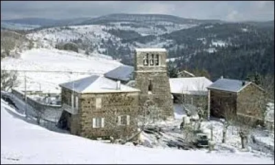 Voici une vue enneigée de Lavillatte. Petit village Ardéchois de 80 habitants, il se situe en région ...