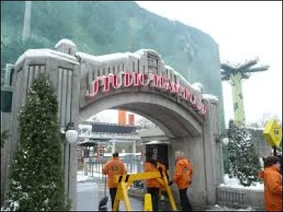 On va passer à un stade plus élevé : sur le plan de Walt Disney Studios, à quel numéro correspond le Studio Tram Tour : Behind the Magic ?