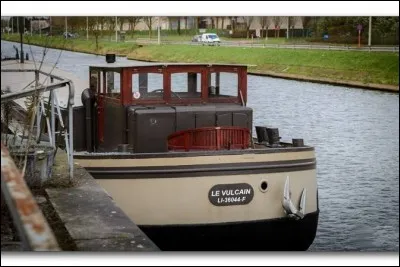 Sur la Deûne. Rassemble 12 sites portuaires (dont Haubourdin, Marquette et Santes). Retrouvez-moi (grâce à l'indicatif de l'immatriculation du bateau !)