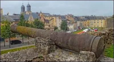 Nous continuons avec les habitants de Sedan (Ardennes), ville où les habitants portent le gentilé ...