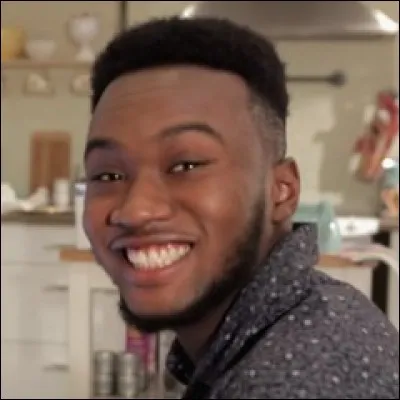 Comment s'appelle le coloc de Sophie et Alexandra ?