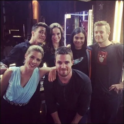 Avec qui Oliver est-il parti sur le bateau ?