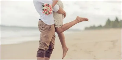 Compl&eacute;tez la chanson de Mike Brant : "C'est comme &ccedil;a que je t'aime / Comme un -------- qui se meurt / Pour l'amour d'une reine / Un poignard dans le c�ur".