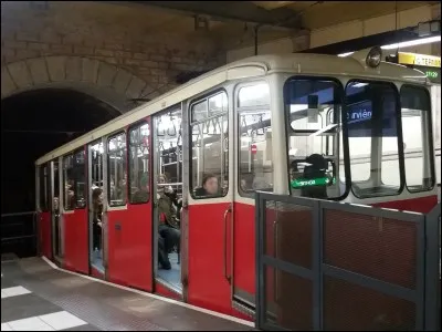 Je suis une ligne funiculaire &agrave; Lyon. Qui ment ?