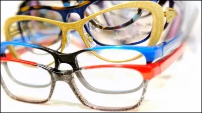 Un dysfonctionnement de quel nerf crânien cause un défaut du champ visuel ?