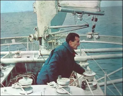 En quelle année Eric Tabarly a-t-il gagné la "transatlantique en solitaire" ?