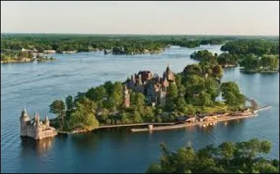 L'archipel des Mille-Îles est situé dans l'estuaire le plus grand du monde. De quel fleuve est-il l'embouchure ?