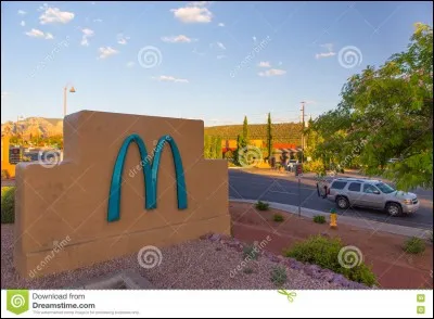 Quelle est la couleur du "M" de McDonald's ?