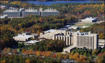 Où se situe leur bureau ?